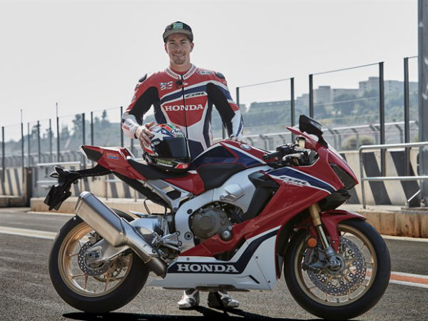 Video: 2017 CBR1000RR Fireblade Tamed By Nicky Hayden