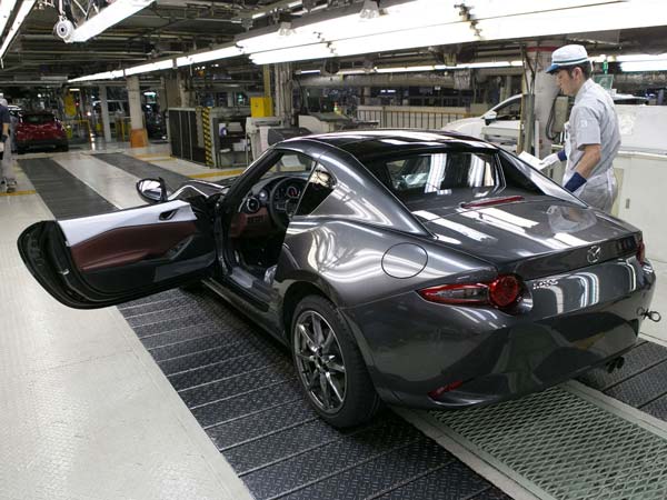 Mazda Begins MX 5 RF Production — Retractable Fastback!