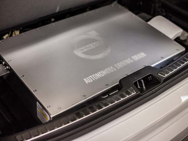 Volvo’s Cars To Talk To Each Other — Relationship Goals!