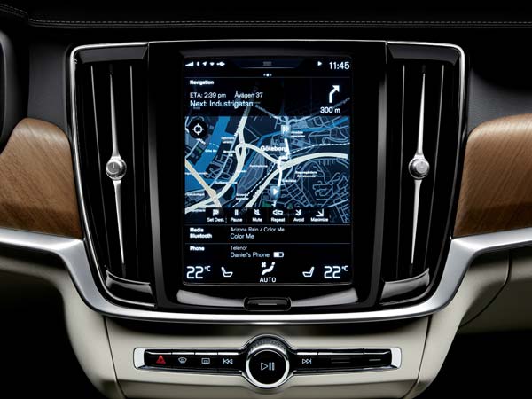 Volvo’s Cars To Talk To Each Other — Relationship Goals!