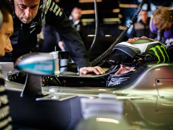 “Dream Come True” — MotoGP Champion Jorge Lorenzo Drives Mercedes F1 Car
