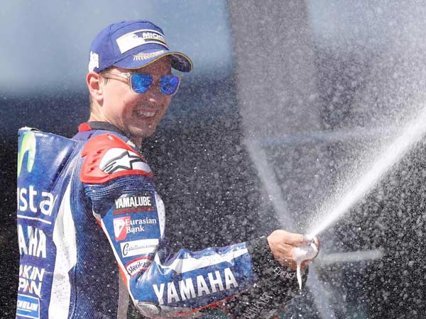 “Dream Come True” — MotoGP Champion Jorge Lorenzo Drives Mercedes F1 Car