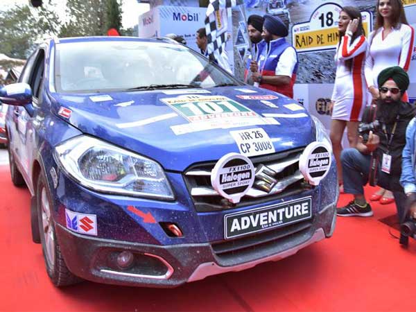 Raid de Himalaya Flagged Off From The Valley Town Of Manali