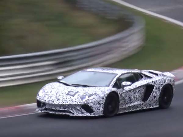 Spied: Lamborghini Aventador Facelift Spotted Testing 