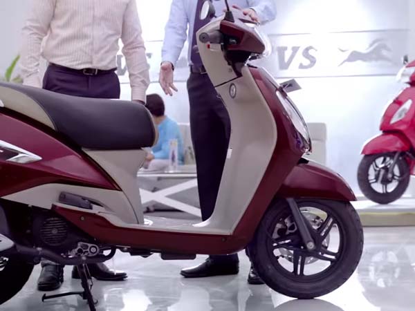 Bollywood Megastar Amitabh Bachchan Endorses TVS Jupiter