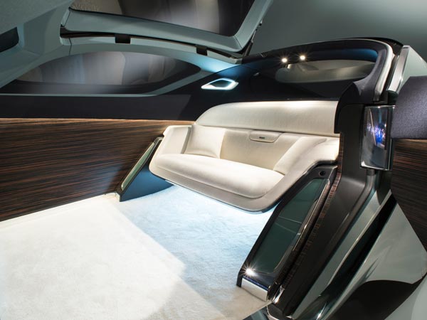 Rolls Royce 103EX Concept Showcased In US