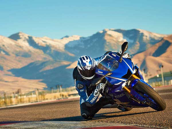 The Wait Is Finally Over — 2017 Yamaha R6 Unveiled