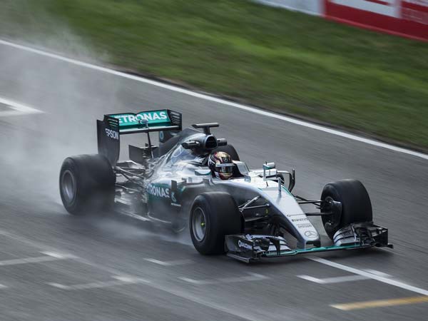 Pirelli 2017 Formula One Tyre Test — Bad Weather Hinders The Test