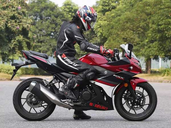 Suzuki Unveils Its Quarter Litre Sportsbike, The GSX-250R
