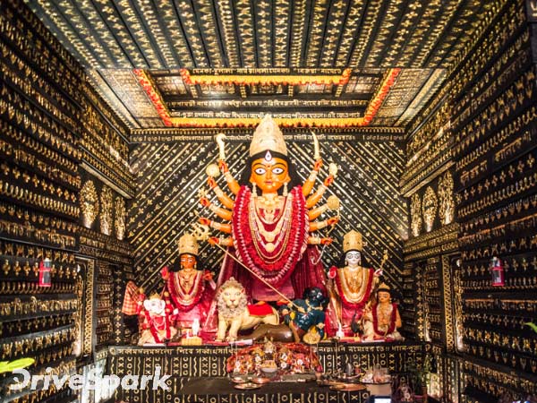 Exploring Kolkata On Durga Puja On A TVS Wego