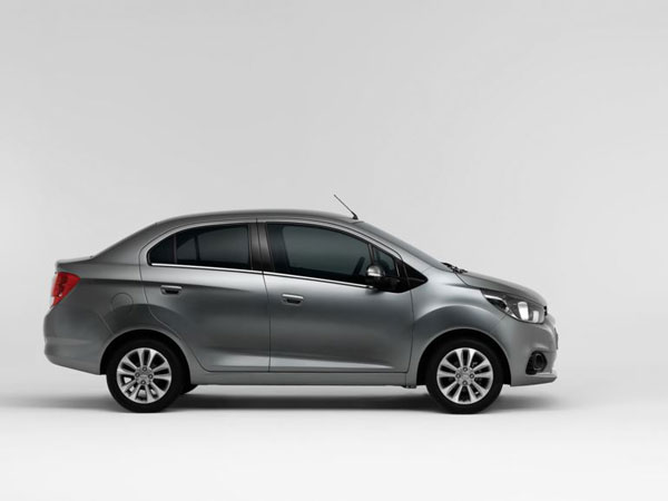 Chevrolet Beat Essentia To Be Launched In March 2017