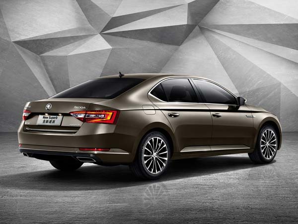 Here’s A Tribute To The Skoda Superb — The Model That Paved The Way For The Carmaker