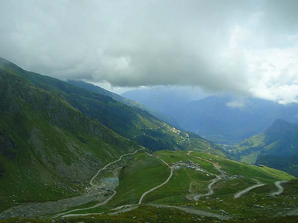 Rohtang Witnesses Its First Trial Of Electric Buses