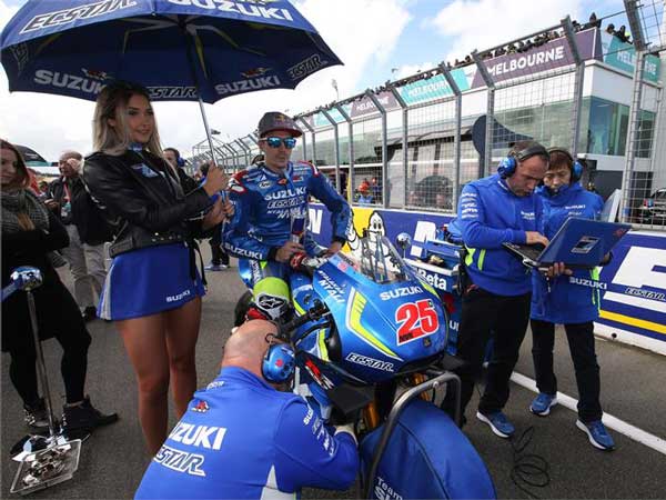 Vinales Could Beat Lorenzo In 2016 Championship