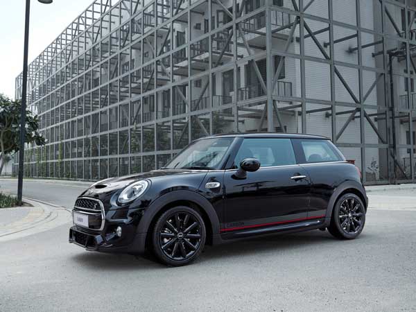 Mini Cooper Carbon Edition Launched Exclusively On Amazon In India