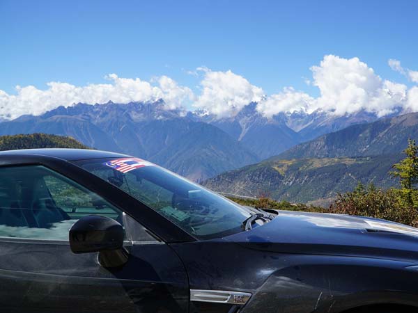 Man Drives Nissan GT-R To Mount Everest