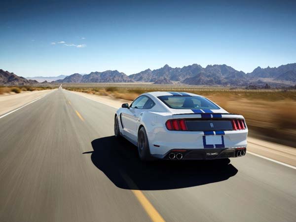 Ford Mustang GT350 Recalled Over Oil Leakage Issue 