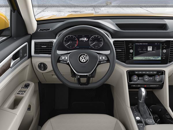 2018 Volkswagen Atlas Crossover Unveiled — Massive Is An Understatement!