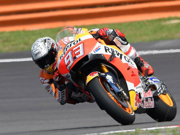 Ducati Steals Pole Position For 2016 Malaysian GP In Tricky Conditions