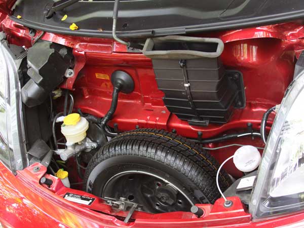 Tata Nano Was Supposed To Run On Alternative Fuel — But Ratan Tata Couldn’t Implement The Plans