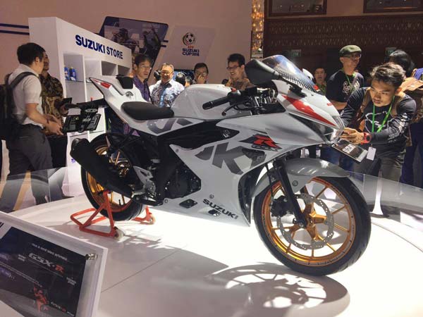 Suzuki Unveils GSX-R 150 And GSX-S 150