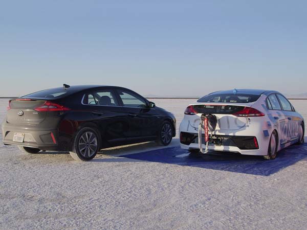 Hyundai Ioniq Hybrid Breaks Land Speed Record At The Famous Bonneville Flats