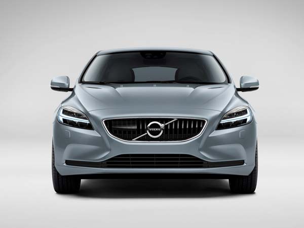 Volvo To Launch Updated Versions Of The V40 And V40 Cross Country — Here’s Complete Details