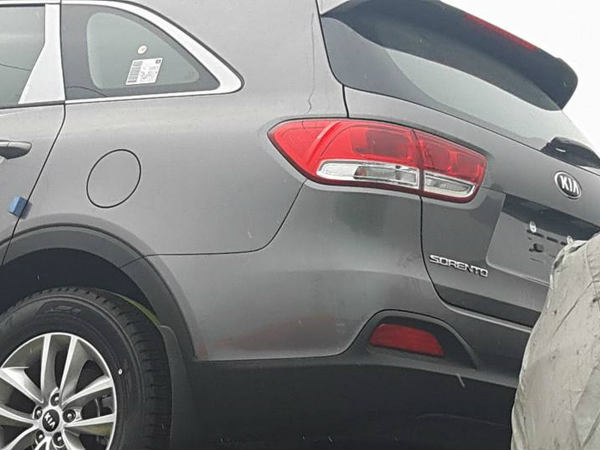 Kia Sportage And Sorento SUV Spotted In India
