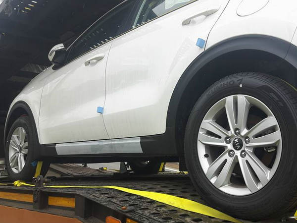 Kia Sportage And Sorento SUV Spotted In India