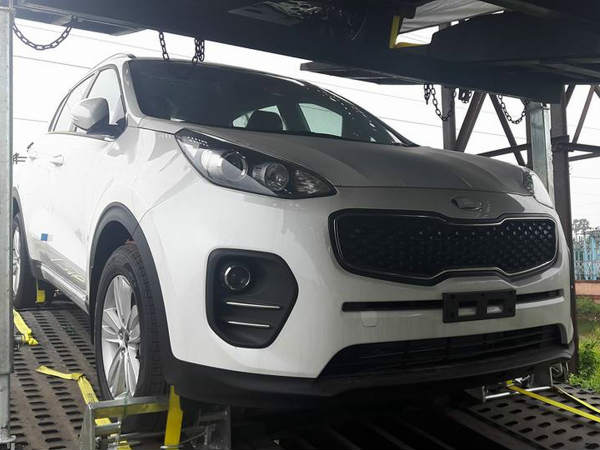 Kia Sportage And Sorento SUV Spotted In India