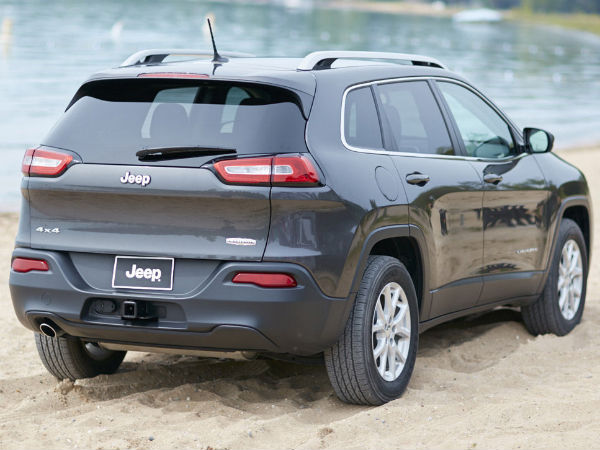2017 Jeep Cherokee Recalled Over Knee Airbag Issues