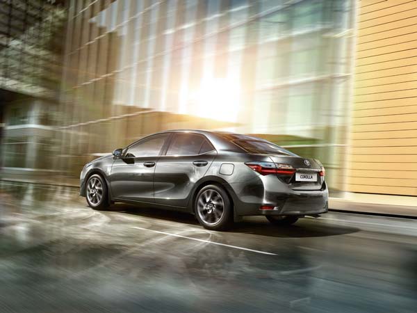 Toyota To Focus On Long-Range Electric Cars