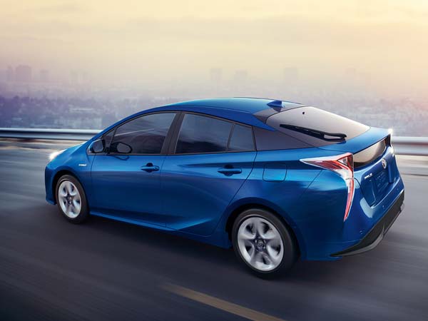 Toyota To Focus On Long-Range Electric Cars