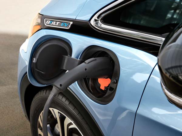 GM Begins Production Of Chevrolet Bolt Electric Car