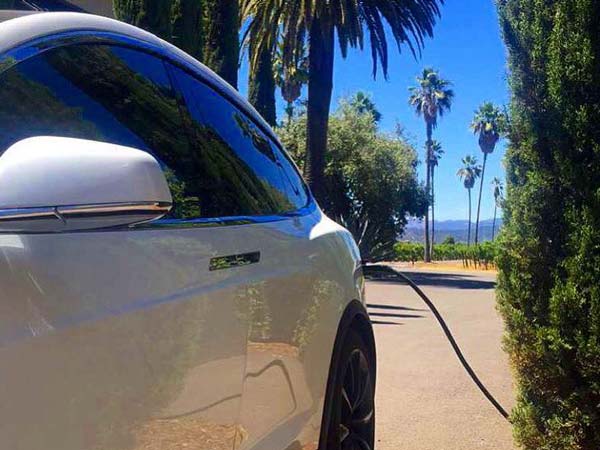 Tesla Ends Free Unlimited Use Of Supercharging Stations — Not For All Though