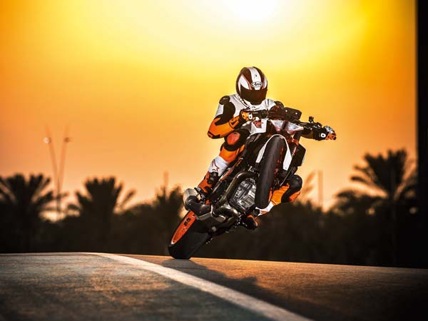 2016 EICMA Motorcycle Show: The 2017 KTM Super Duke R Is Here