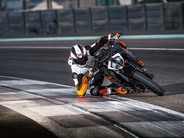 2016 EICMA Motorcycle Show: The 2017 KTM Super Duke R Is Here