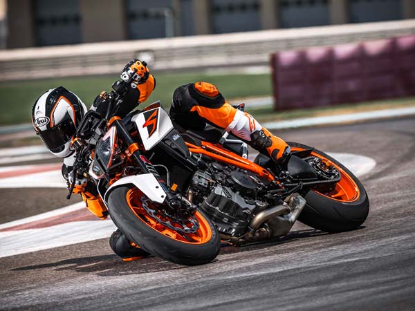2016 EICMA Motorcycle Show: The 2017 KTM Super Duke R Is Here