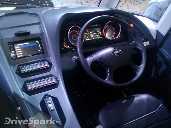 MG Group Unveils Columbus Tarmac Bus, Launches Mammoth At Bus World India 2016 