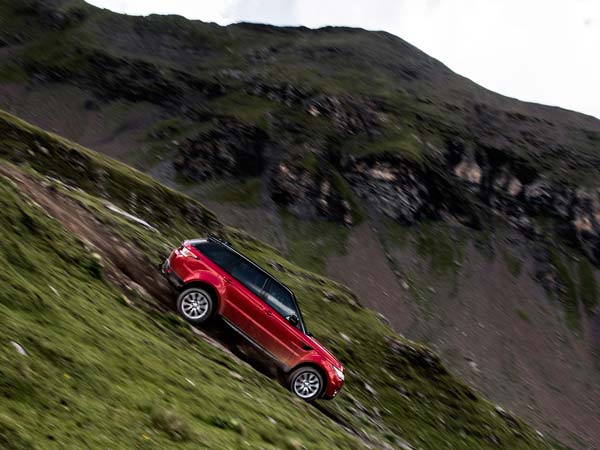Range Rover Sport Takes On The Inferno Downhill Challenge With Former Stig Ben Collins At The Wheel Range Rover Sport Takes On The Inferno Downhill Challenge With Former Stig Ben Collins At The Wheel