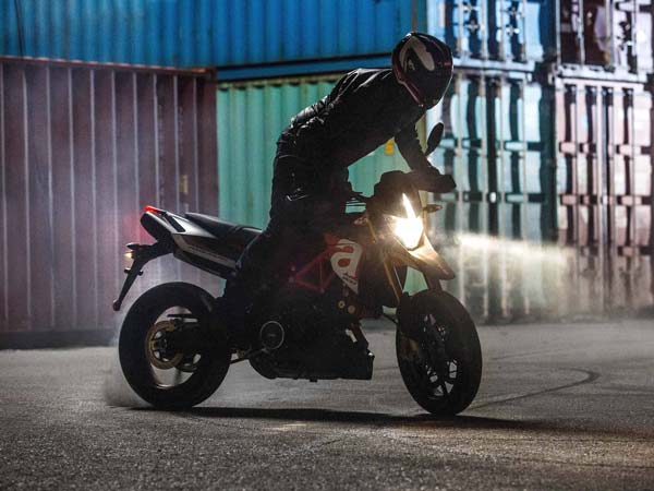 Aprilia Dorsoduro 900 Set To Replace Dorsoduro 750 By 2017