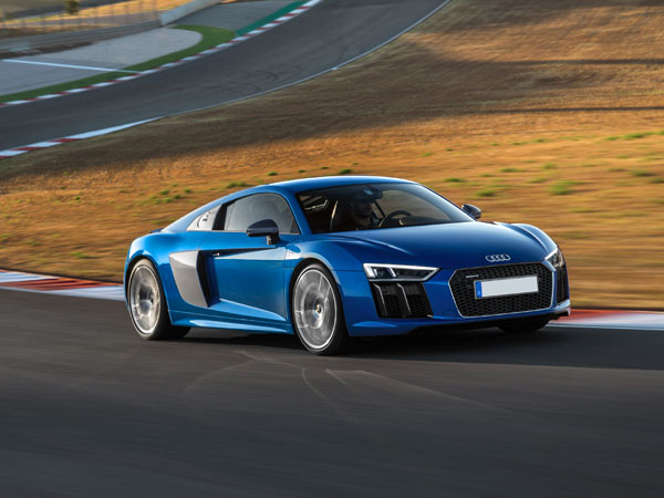 Dubai Police Recruits Audi Supercars To Its Patrol Fleet