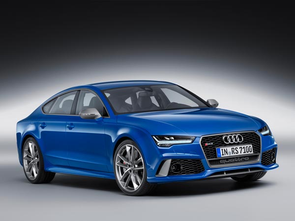 Dubai Police Recruits Audi Supercars To Its Patrol Fleet