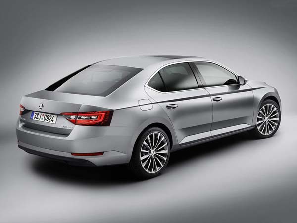 Skoda Superb Plug-In Hybrid To Be Launched In 2019