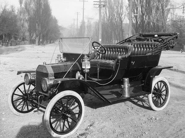 Why Does India Drive On The Left Side of The Road?