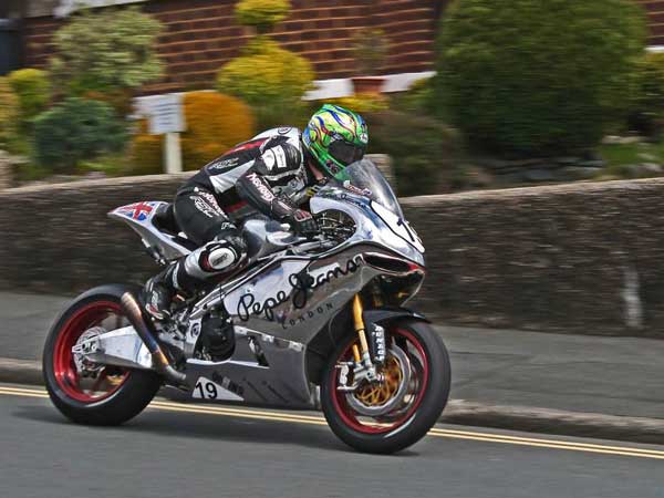 Matt Damon And Liam Neeson To Star In Isle Of Man TT Movie