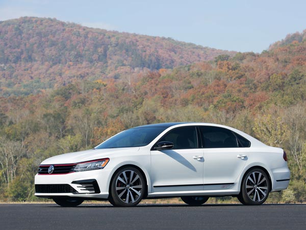 Volkswagen Unveils Passat GT Concept — Revving It With The VR6!