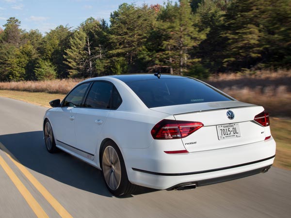 Volkswagen Unveils Passat GT Concept — Revving It With The VR6!