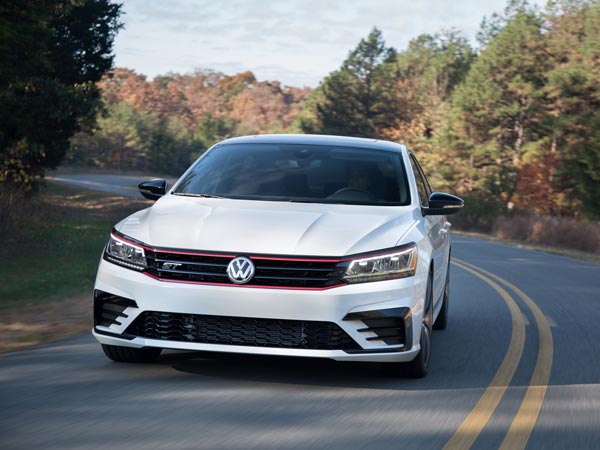 Volkswagen Unveils Passat GT Concept — Revving It With The VR6!