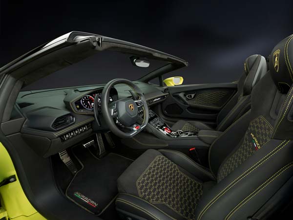 Los Angeles Auto Show 2016: Lamborghini Huracan RWD Spyder Unveiled